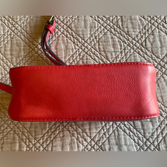 GAP crossbody zipper close bag - Picture 4 of 8